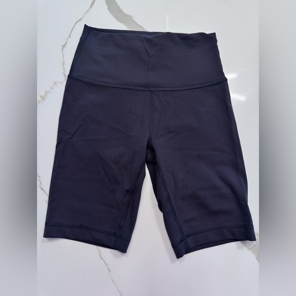 Lululemon Align™ High-Rise Short 8" - Sz 4 - Picture 4 of 8